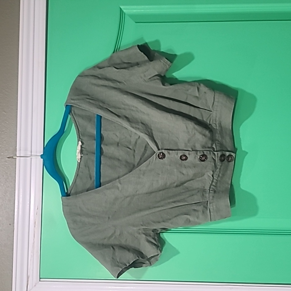 LA hearts green crop top blouse large button front
